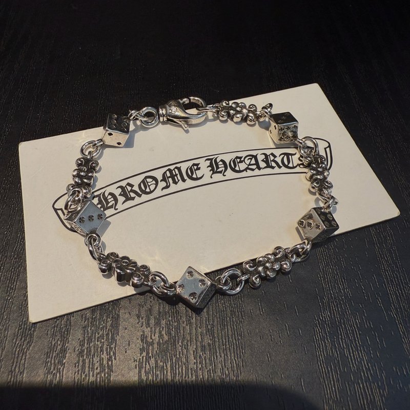 Chrome Hearts 복고 다이스 십자가 꽃 팔찌 001-263109