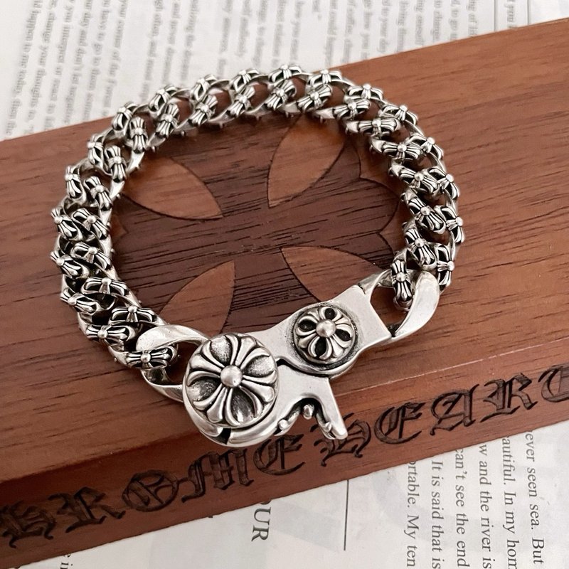 Chrome Hearts 클래식 플라워 랍스터 클로 팔 001-263483