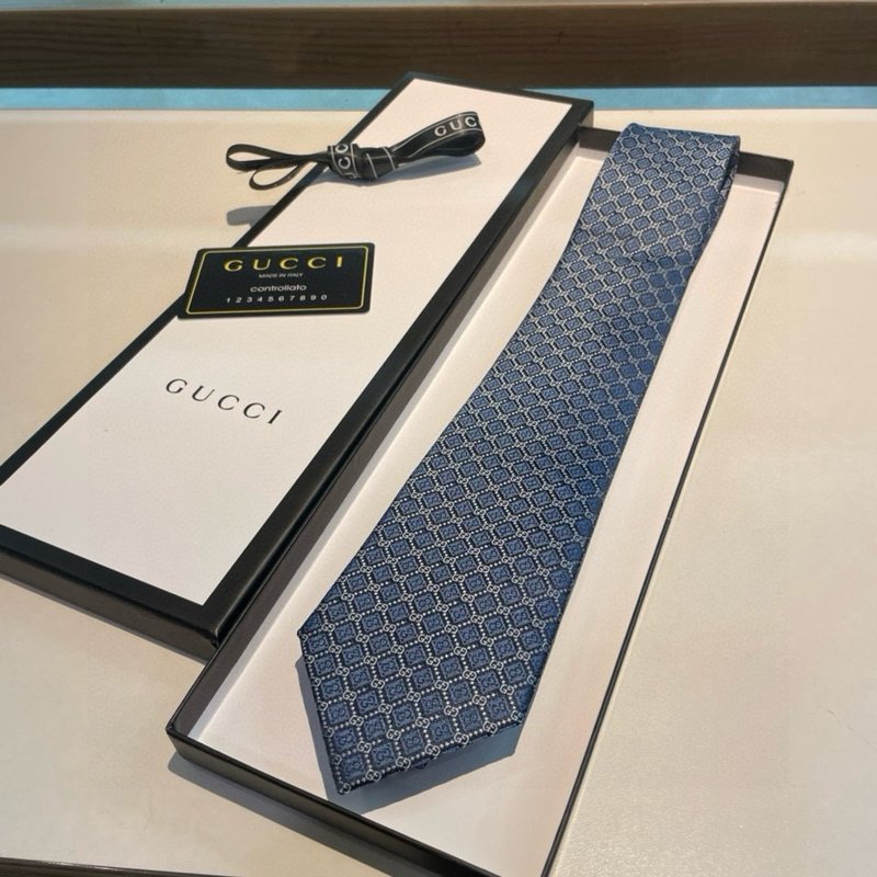 GUCCI 실크 넥타이 (기하학 다이아몬드 패턴) 001-264974
