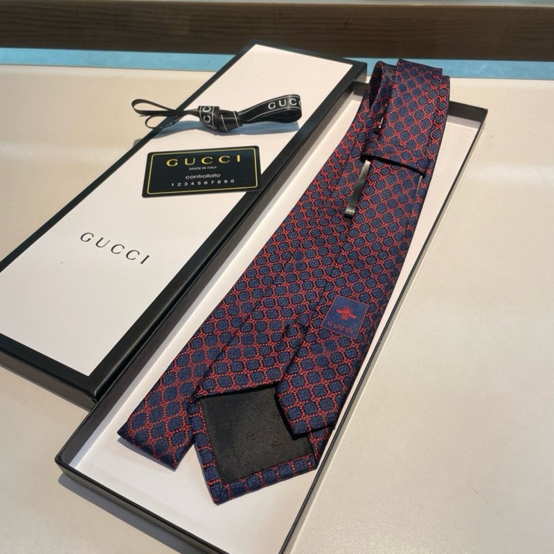 GUCCI 실크 넥타이 (기하학 다이아몬드 패턴) 001-264974