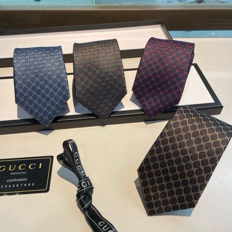 GUCCI 실크 넥타이 (기하학 다이아몬드 패턴) 001-264974