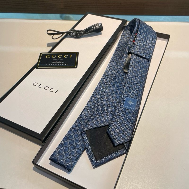 GUCCI 실크 넥타이 (기하학 다이아몬드 패턴) 001-264974