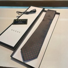 GUCCI 실크 넥타이 (기하학 다이아몬드 패턴) 001-264974
