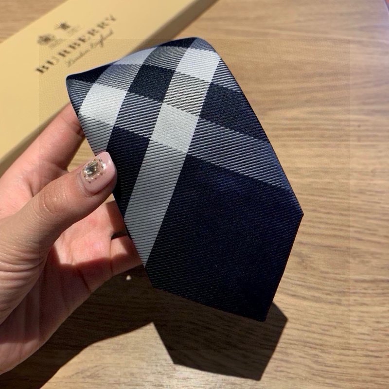 버버리 빈티지 체크 실크 넥타이 001-265024