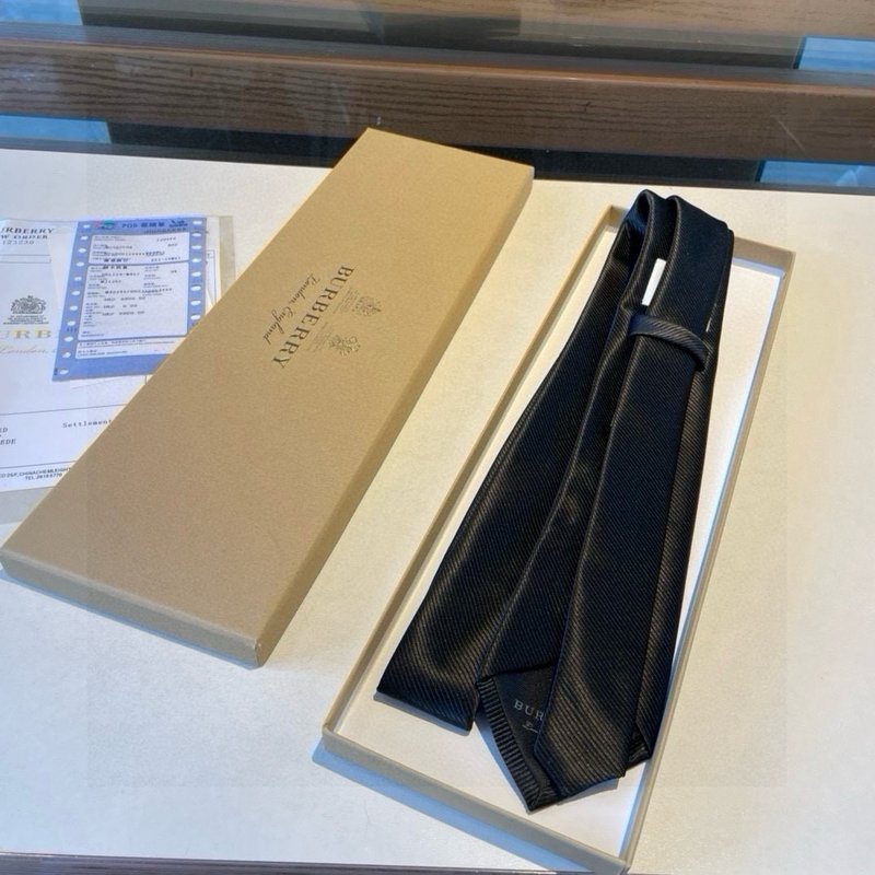 버버리 클래식 체크 실크 넥타이 001-265039