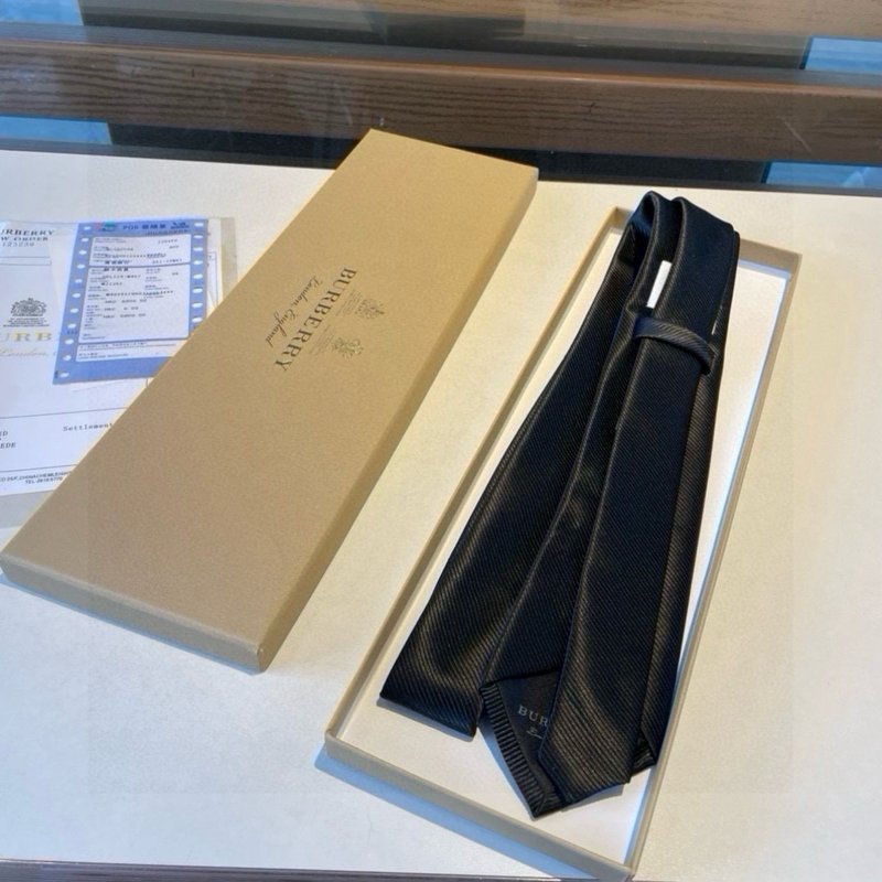 버버리 클래식 체크 실크 넥타이 001-265069