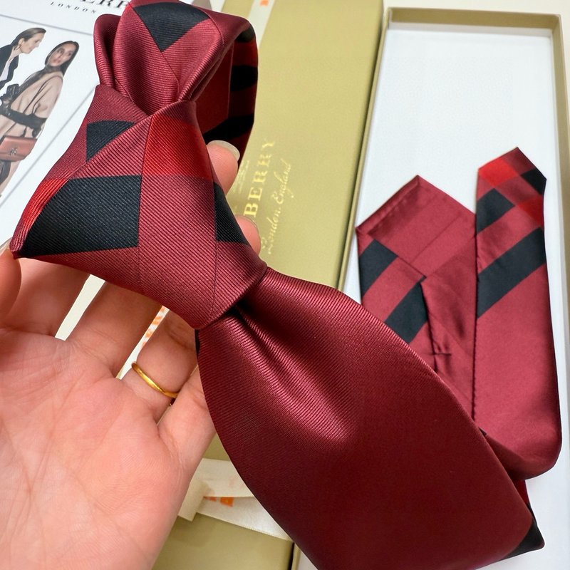 버버리 빈티지 체크 실크 넥타이 001-265095