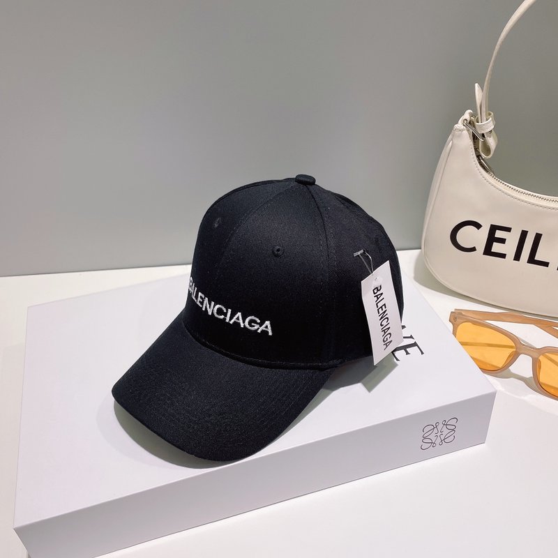 Balencia*a 신상 자수 레터 볼캡 001-265613