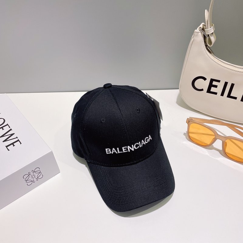 Balencia*a 신상 자수 레터 볼캡 001-265613