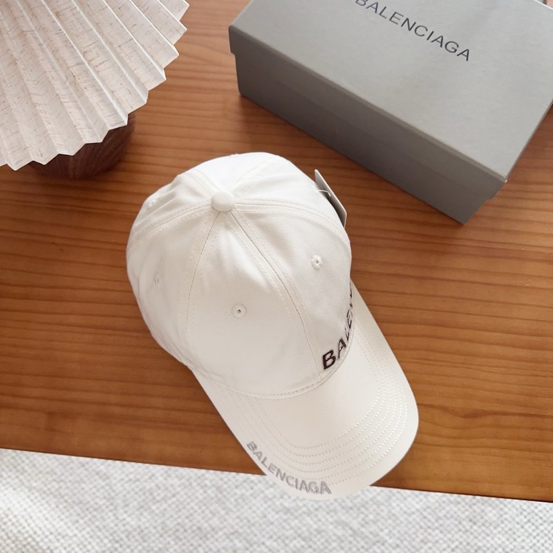 발렌시아가 레터 자수 볼캡 001-265665