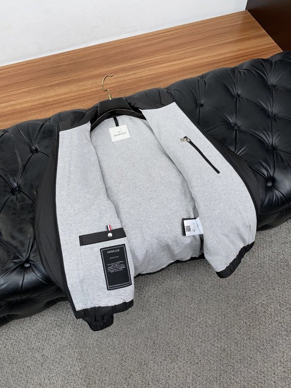 몽클레어 심플 스탠드 칼라 패딩 자켓 001-265802