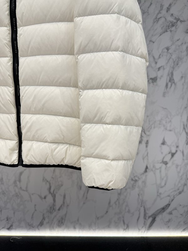 Moncler 다운 자켓 슬림 핏 001-265840