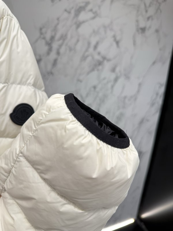 Moncler 다운 자켓 슬림 핏 001-265840