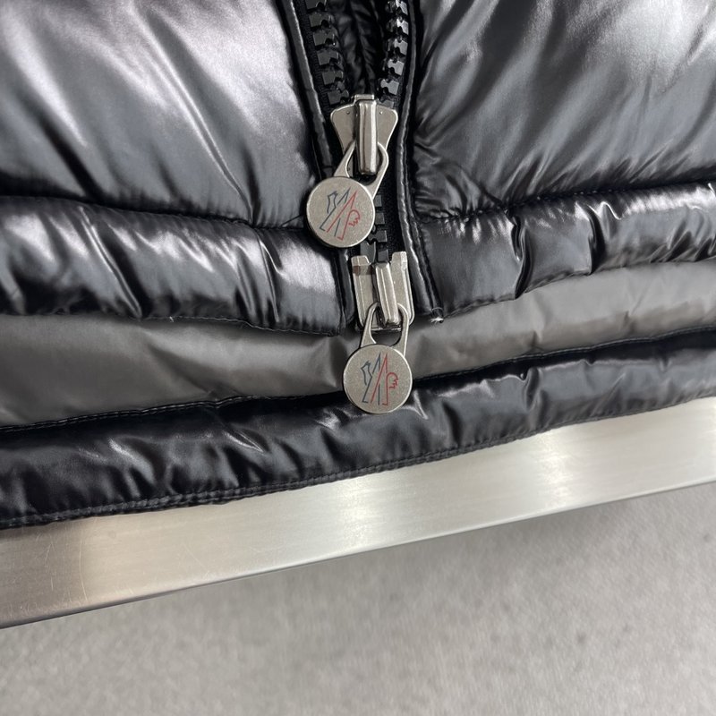 몽클레어 숏 후드 다운 자켓 001-266093