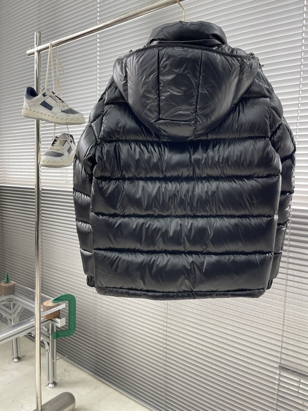 몽클레어 숏 후드 다운 자켓 001-266093