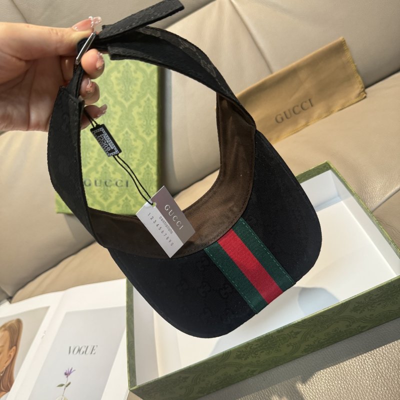 Gucci 와이드 테이프 선바이저 001-266176