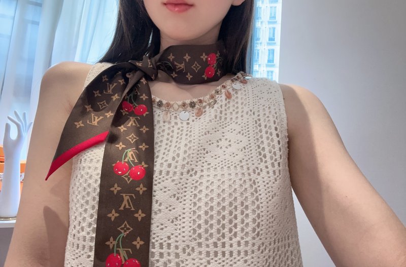 루이비통 무라카미 다카시 체리 실크 트윌리 헤어밴드 001-266471