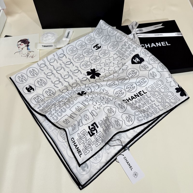 샤넬 실크 럭키 클로버 스카프 001-266705