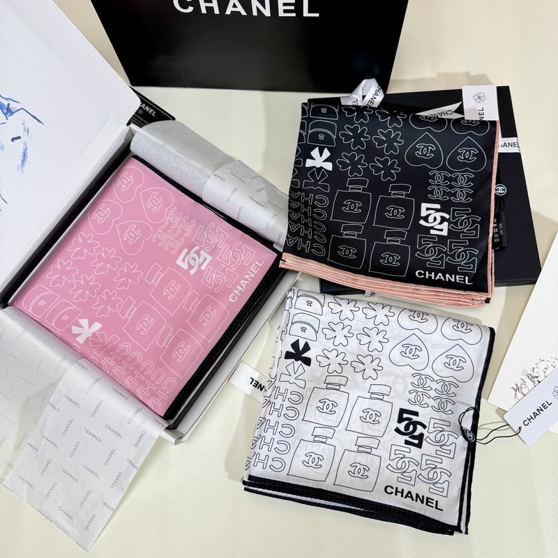 샤넬 더블 C 럭키 클로버 실크 스카프 001-266712