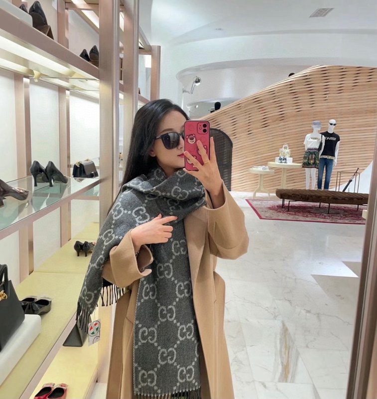 GUCCI 꽃무늬 양면 스카프 001-266761