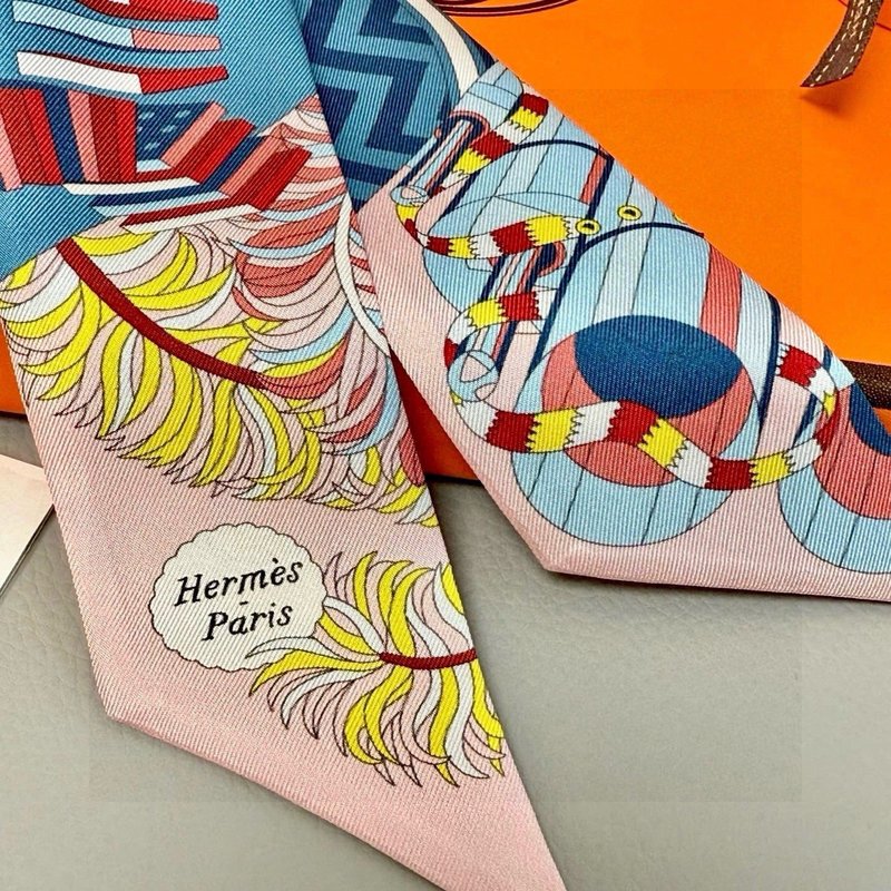 HERMES Twilly 스카프 001-267099