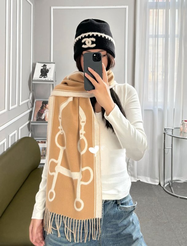 에르메스 남녀공용 키 스카프 001-267617