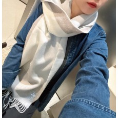 버버리 남녀 목도리 심플 로고 부드러운 워터 웨이브 001-267668
