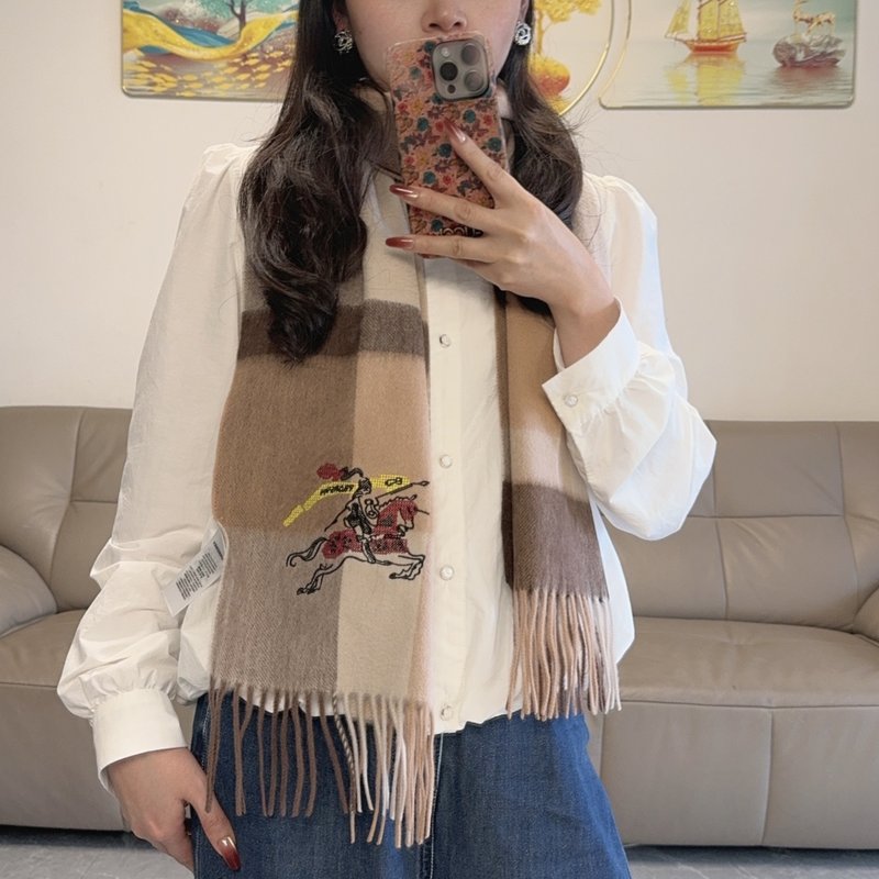 버버리 말년 전마 자수 스카프 001-267921