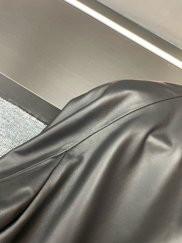 LV 턴다운 칼라 양피 파일럿 자켓 001-267962