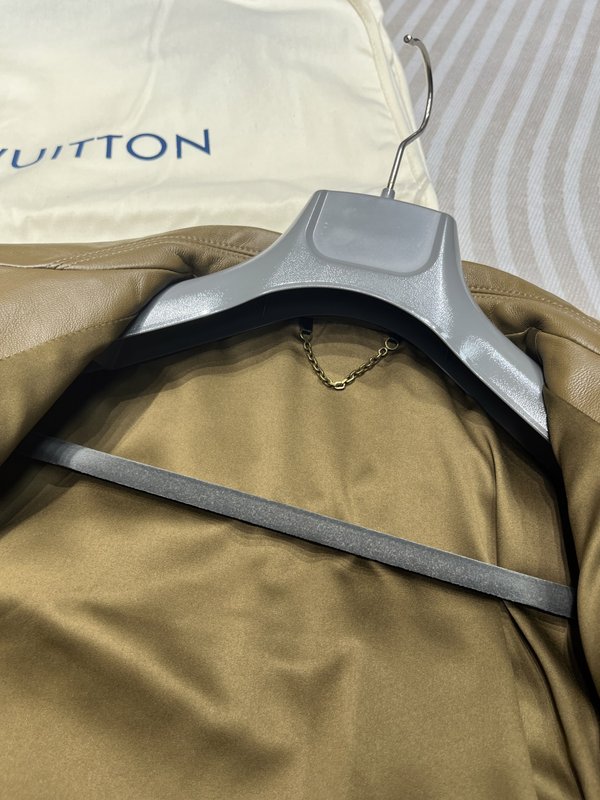 LV 캐주얼 양피 자켓 카키색 001-267980