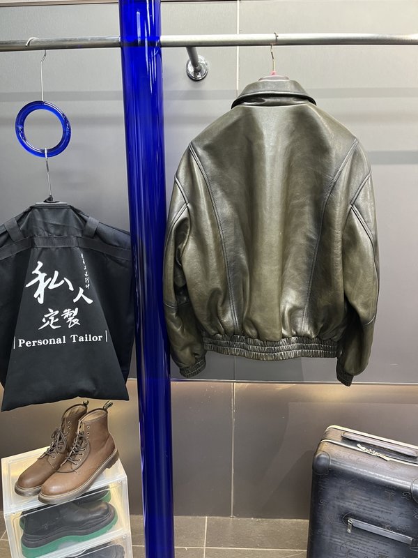 Acne Studios 카키색 턴다운 칼라 양가죽 자켓 001-268097