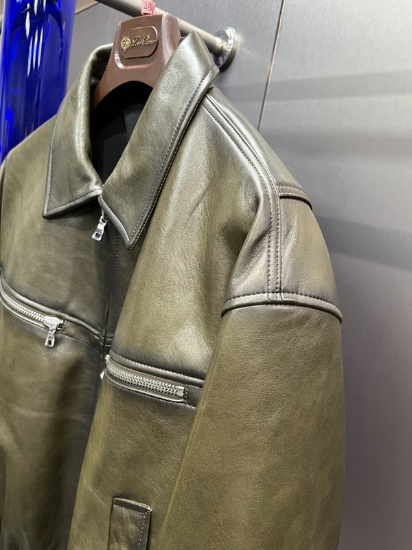 Acne Studios 카키색 턴다운 칼라 양가죽 자켓 001-268097
