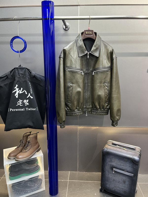 Acne Studios 카키색 턴다운 칼라 양가죽 자켓 001-268097