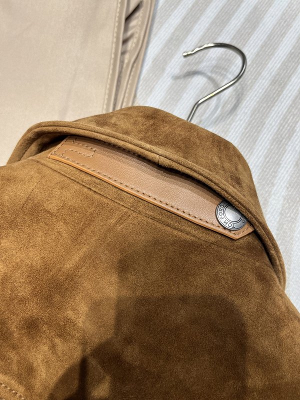 TOMFORD 반스웨이드 가죽 자켓 (翻領简约) 001-268143