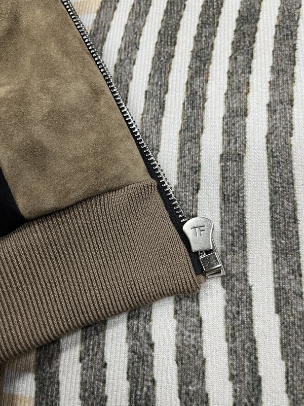 TomFord 스웨이드 다운 자켓 001-268150