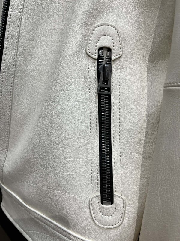 TOM FORD 한정판 소가죽 자켓 001-268186