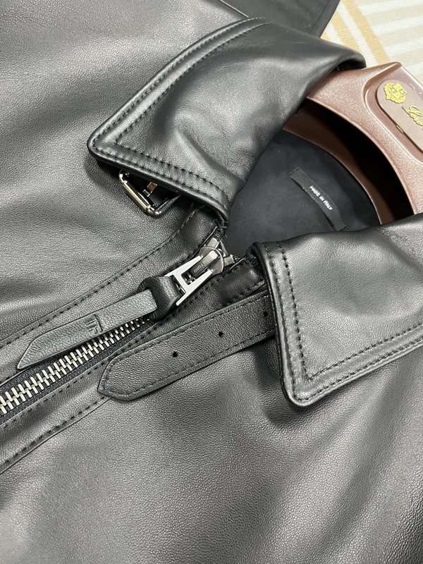 TOM FORD 한정판 오토바이 가죽자켓 001-268190
