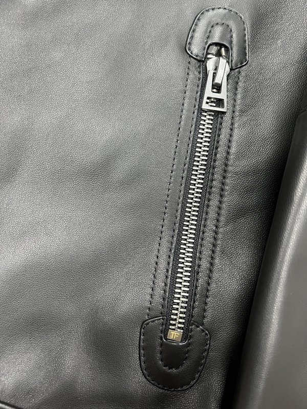 TOM FORD 한정판 오토바이 가죽자켓 001-268190