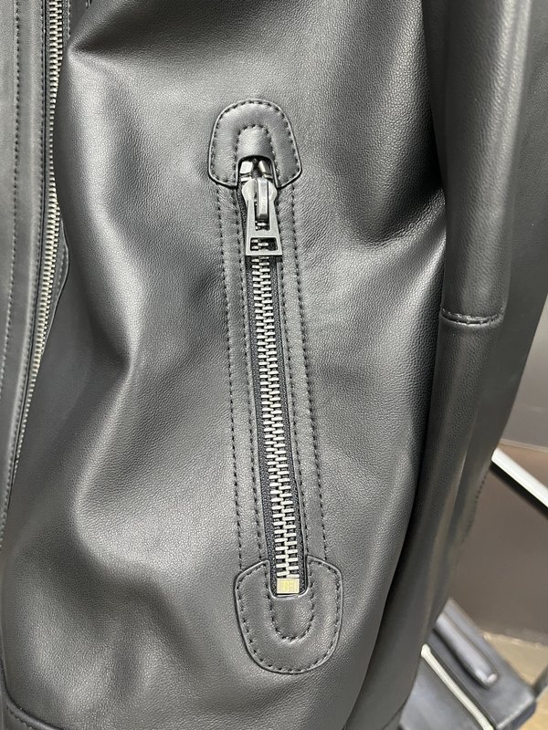 TOM FORD 블랙 바이커 양피 자켓 001-268191