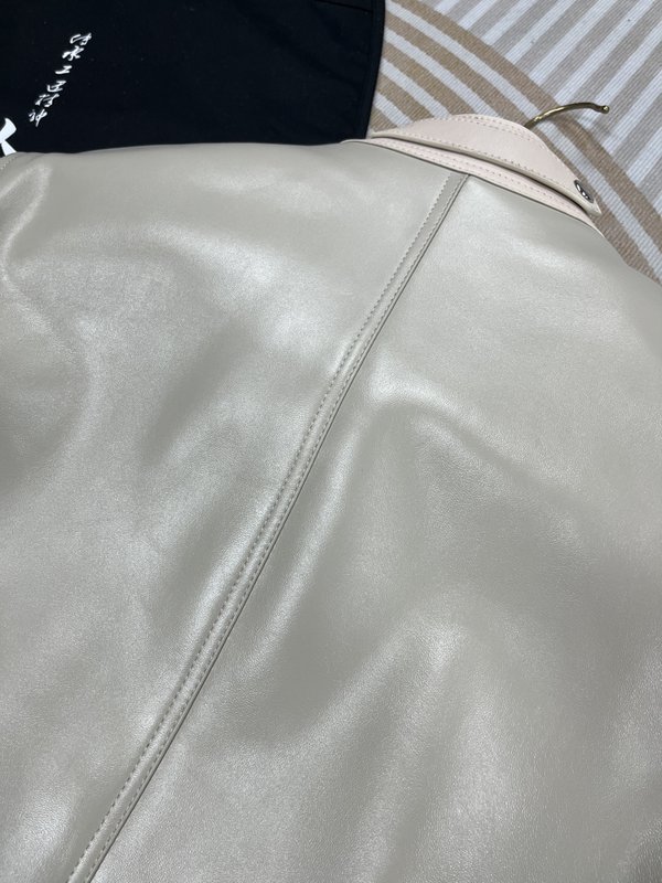 Tom Ford 심플 캐주얼 가죽 자켓 (화이트/아이보 001-268204