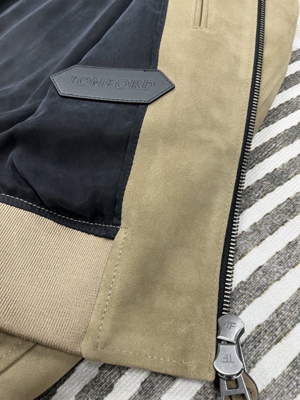 Tom Ford 스웨이드 스탠드 칼라 가죽 자켓 001-268232