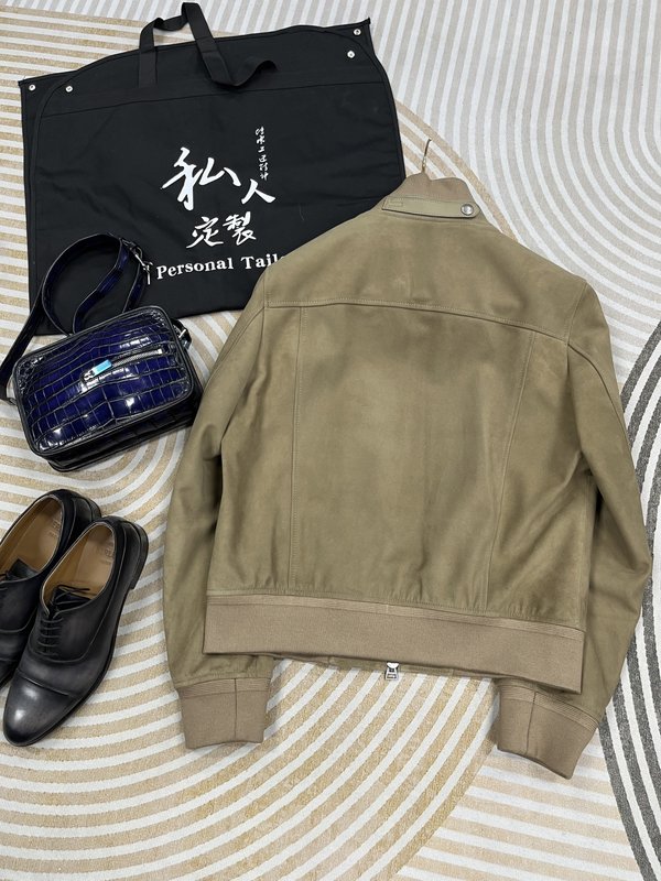 Tom Ford 스웨이드 스탠드 칼라 가죽 자켓 001-268232