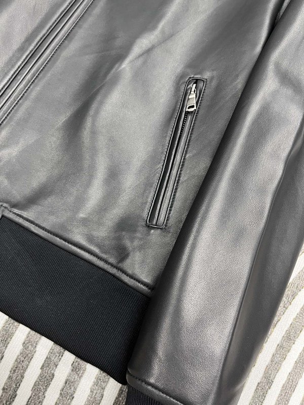 Gucci 정교한 자수 작은 로고 야구 점퍼 가죽 자켓 001-268374