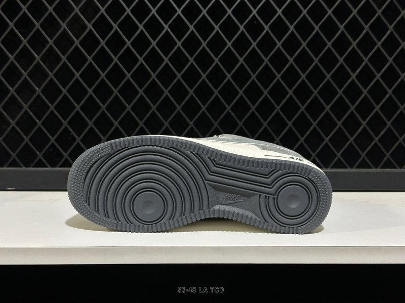 나이키 UNDEFEATED x Air Force 1 로 001-269447