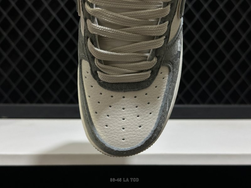 나이키 UNDEFEATED x Air Force 1 로 001-269447