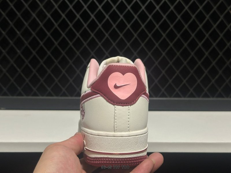 나이키 에어포스 1 로우 발렌타인데이 한정판 흰색/빨간 001-269449