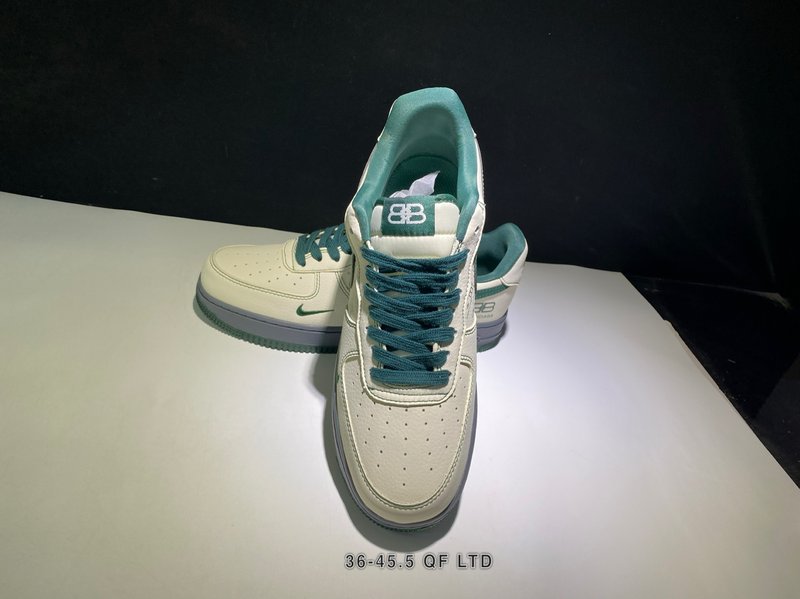 나이키 AF1 × 발렌시아가 커스텀 화이트 그린 001-269471