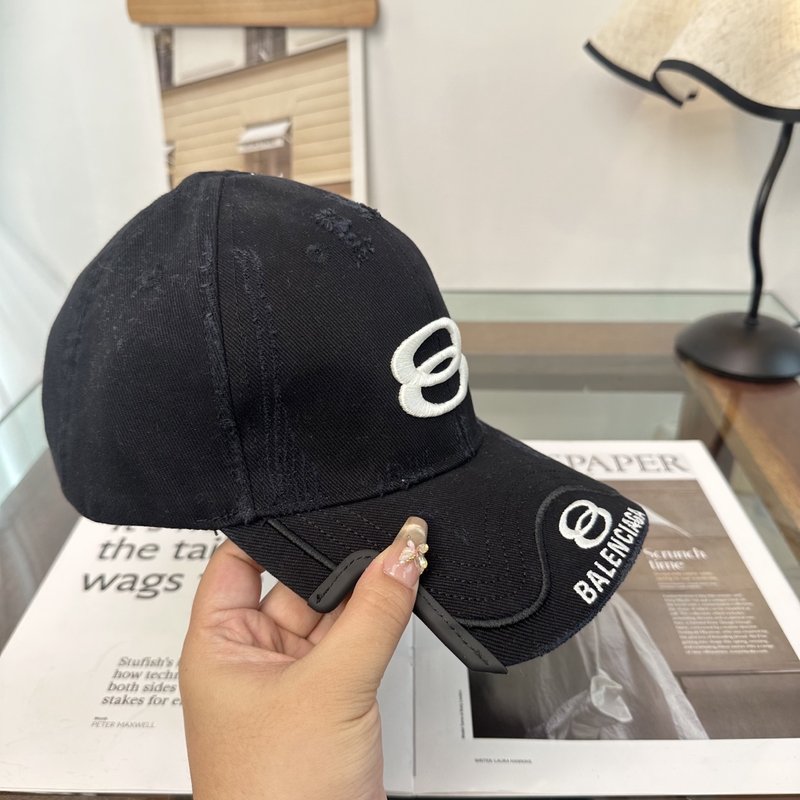 발렌시아가 레터링 야구모자 001-270561