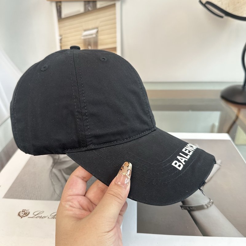 발렌시아가 레터 볼캡 001-270572