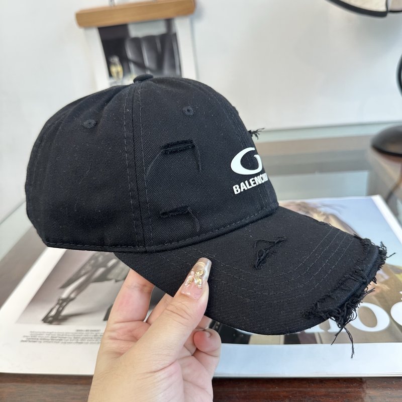 발렌시아가 레터링 야구모자 001-270577